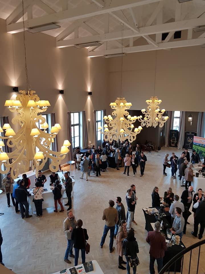 Vendredi 03 mai 2019, le groupe SAMOVAR SWING TRIO était à l'hôtel Mercure **** de Cholet (49) pour la soirée LES INSTANTS CHENIN. Remerciements à la Fédération Viticole Anjou Saumur !