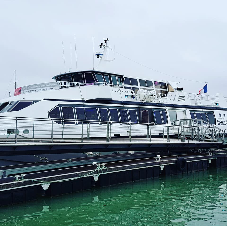 Mercredi 06 février 2019, SAMOVAR SWING DUO était à bord du navire L'Espérance 1 à la Rochelle (17), pour l'animation musicale d'un cocktail d'entreprise. Remerciements au Staff du bateau et à Laurent Chabot !