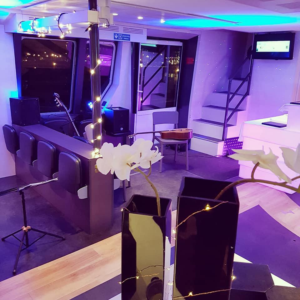 Mercredi 06 février 2019, SAMOVAR SWING DUO était à bord du navire L'Espérance 1 à la Rochelle (17), pour l'animation musicale d'un cocktail d'entreprise. Remerciements au Staff du bateau et à Laurent Chabot !