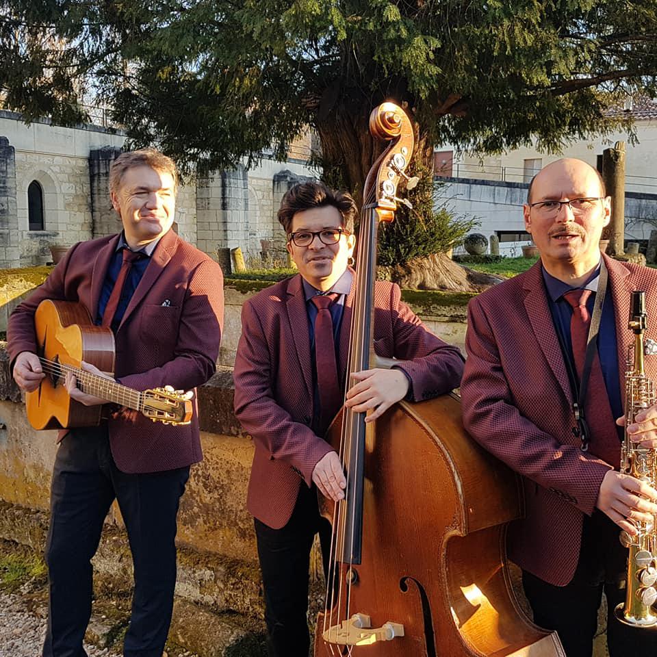 Samedi 23 février 2019, SAMOVAR SWING TRIO intervenait à l'Abbaye de Fontdouce, St-Bris-des-Bois (17) pour l'animation du cocktail de mariage de Lorène et Maxime !