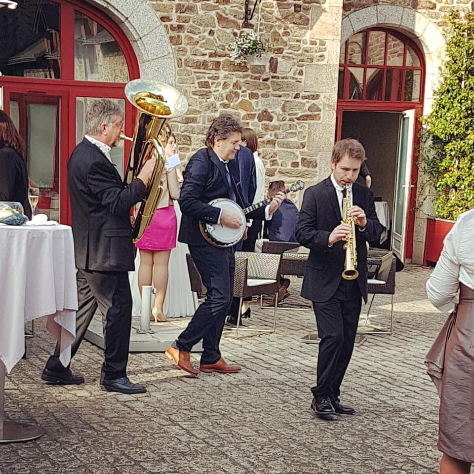 Samedi 25 mai 2019, les groupes LADY SWING TRIO et ONLY NEW JAZZ BAND étaient au Domaine de la Bretesche à Missillac (44), pour l'animation d'un cocktail de mariage !