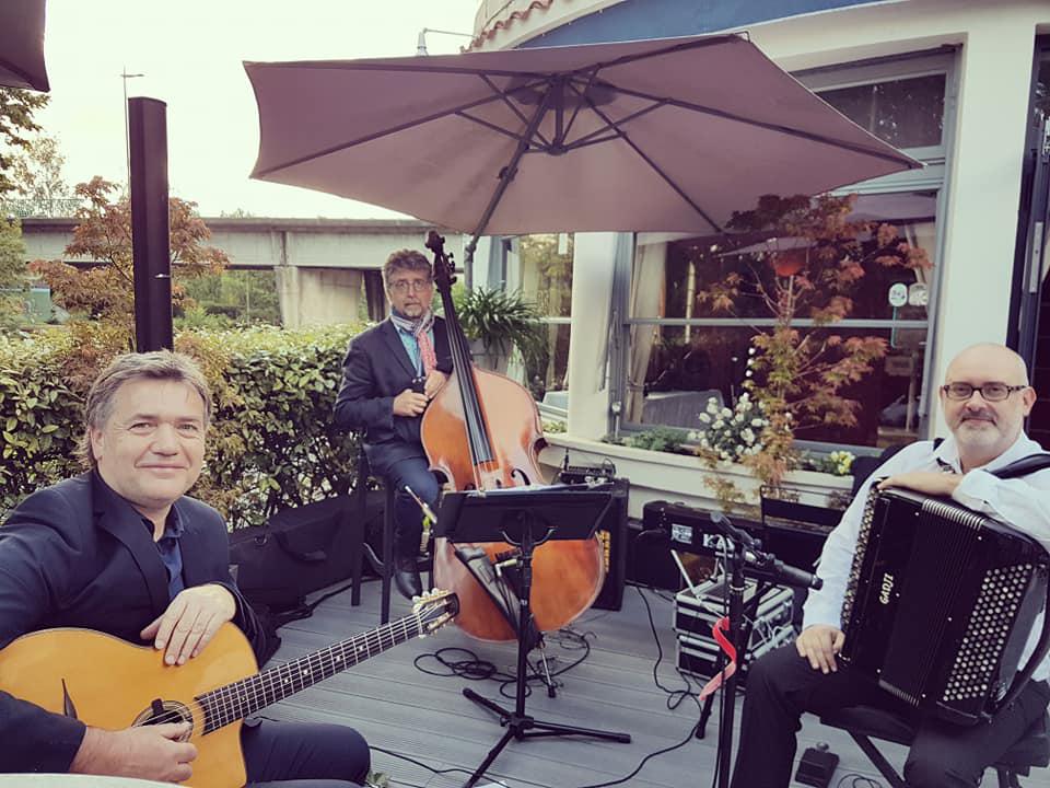 Samedi 15 juin 2019 (de 19h à 23h), le groupe ANOUMAN SWING TRIO était au restaurant &#34;La Belle Etoile&#34; à Niort, pour l'animation d'un anniversaire !