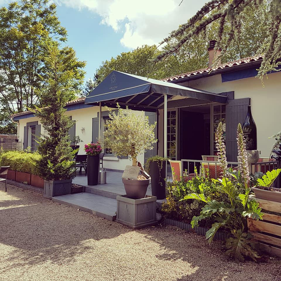 Samedi 15 juin 2019 (de 19h à 23h), le groupe ANOUMAN SWING TRIO était au restaurant &#34;La Belle Etoile&#34; à Niort, pour l'animation d'un anniversaire !