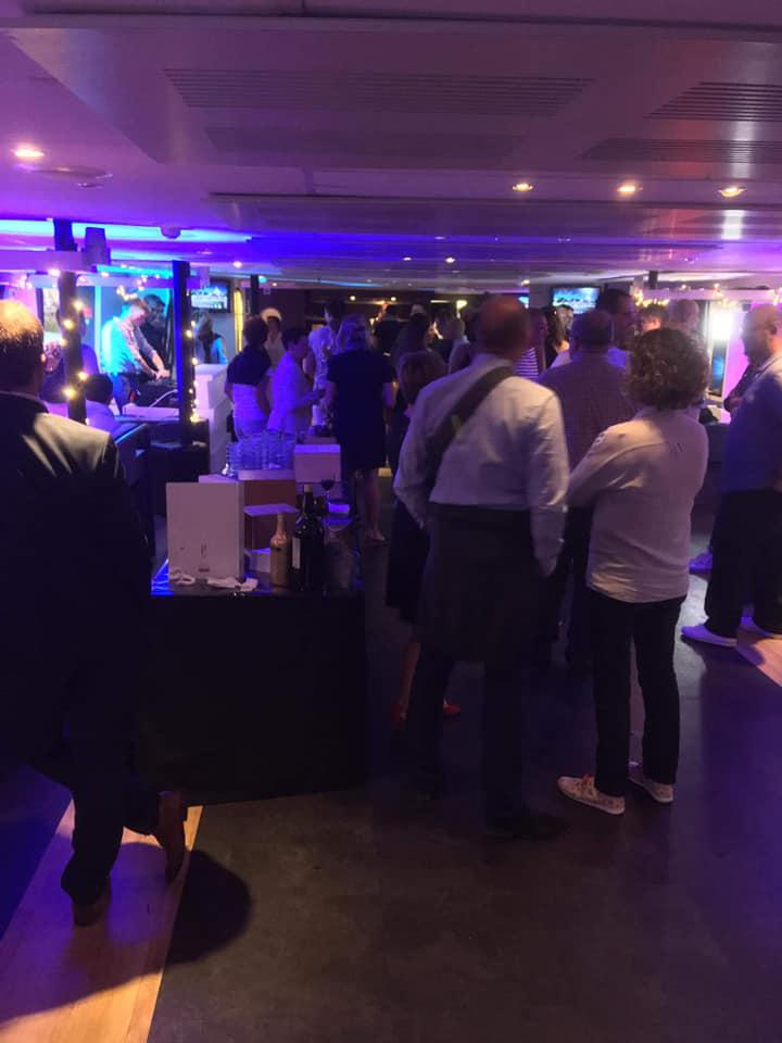 Jeudi 20 juin 2019, le groupe SAMOVAR SWING DUO était à bord du navire L'Espérance 1 à la Rochelle (17), pour l'animation musicale d'un cocktail d'entreprise. Remerciements au Staff du bateau et à Laurent Chabot !