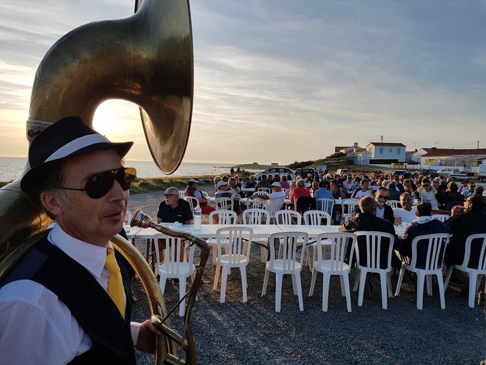 Dimanche 07 juillet 2019, le groupe ONLY NEW JAZZ BAND était en formule Trio au Port de l'Herbaudière à Noirmoutier-en-l'Ile (85), dans le cadre d'une régate organisée par l'ACCPV !