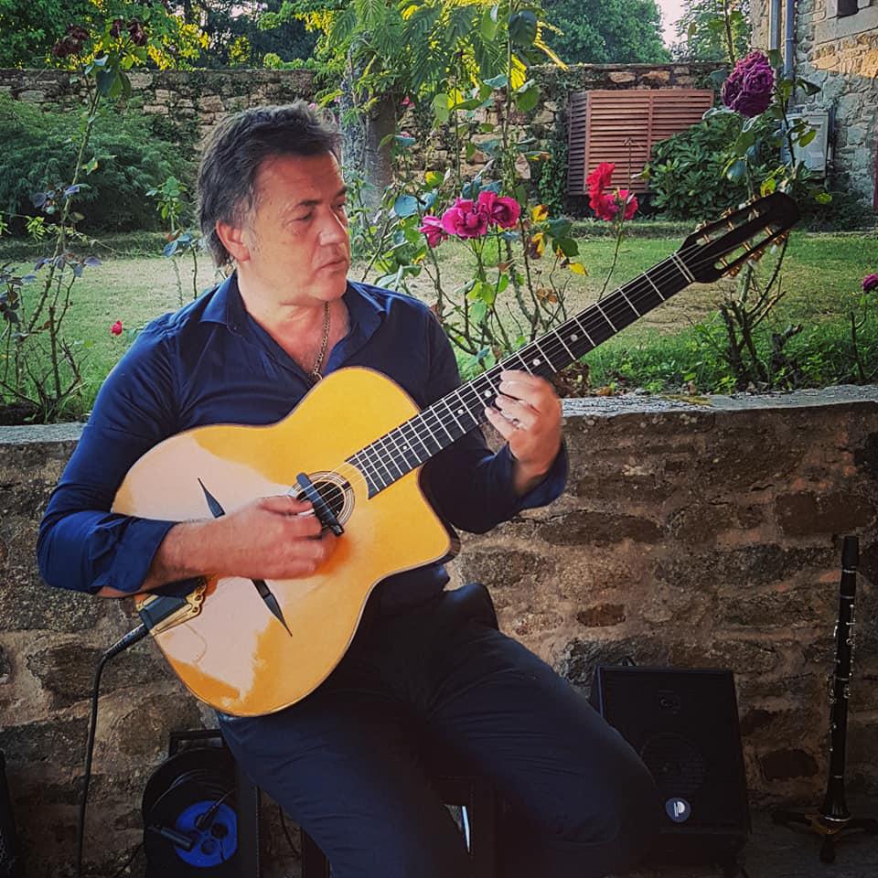 Mardi 09 juillet 2019, le groupe SAMOVAR SWING DUO était au Club House du domaine de la Bretesche à Missillac (44) !