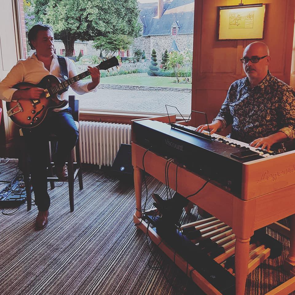 Jeudi 18 juillet 2019, le groupe GROOVY JAZZ DUO était au Club House du domaine de la Bretesche à Missillac (44) !