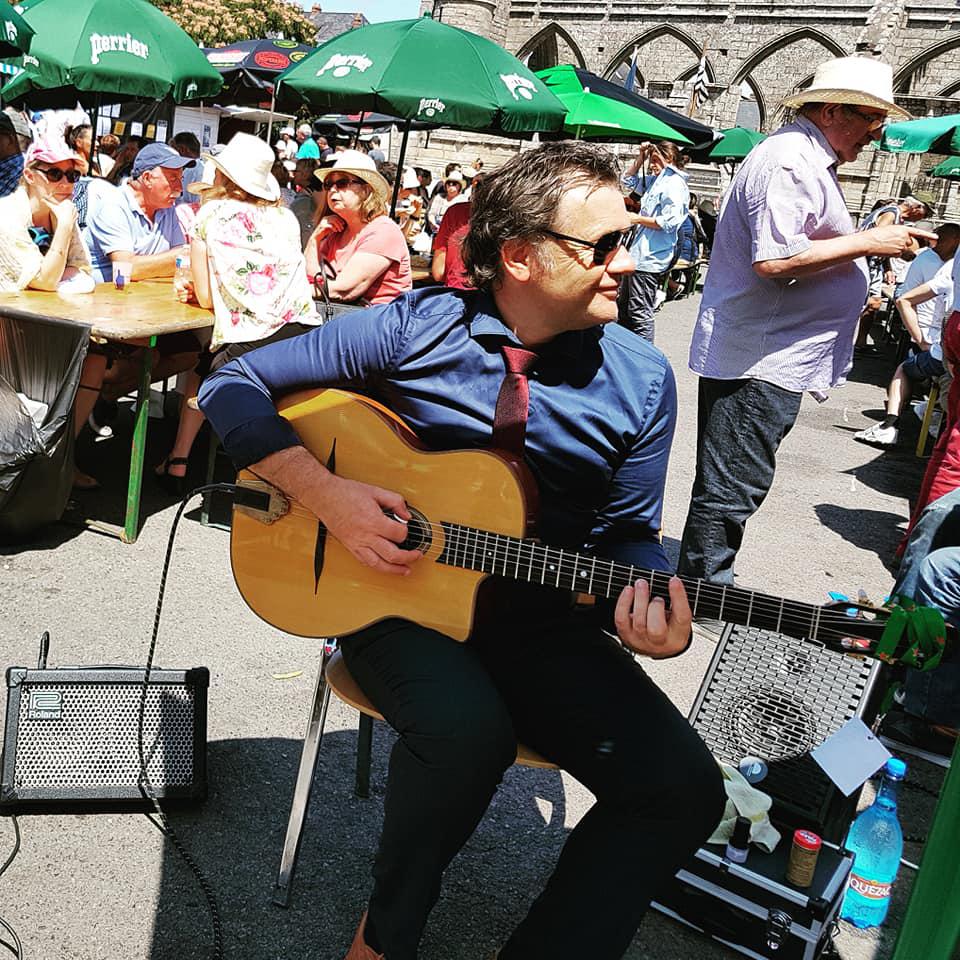 Dimanche 21 juillet 2019, le groupe SAMOVAR SWING TRIO était à Batz-sur-Mer (44), dans le cadre du festival LES NUITS SALINES !