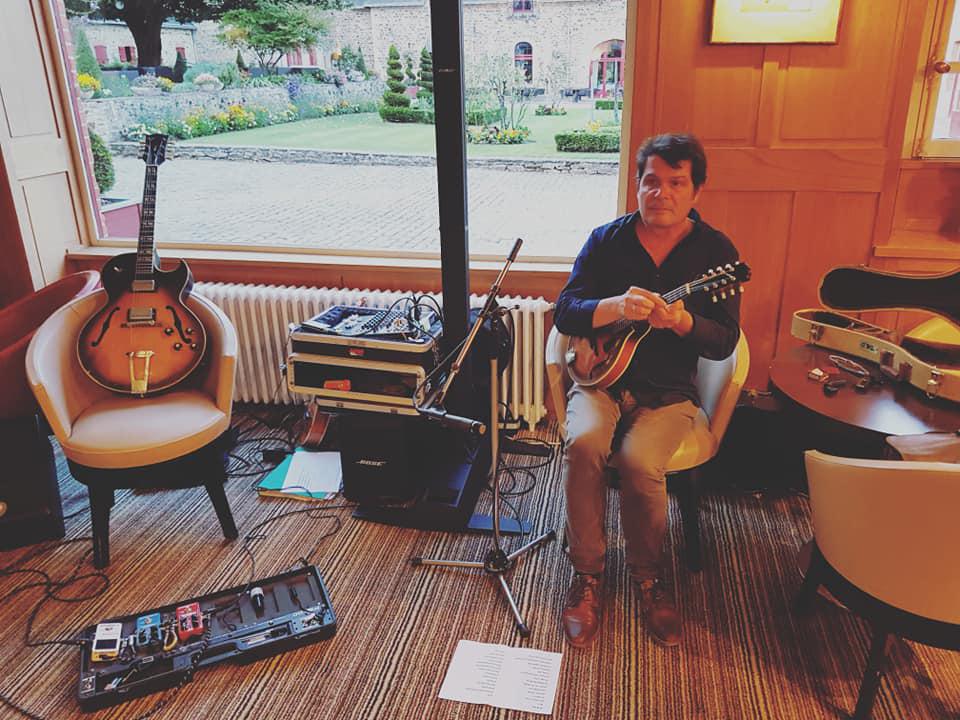 Mardi 13 août 2019, le groupe MANDOLINE BAMBINO était en concert au Club House du domaine de la Bretesche à Missillac (44) !