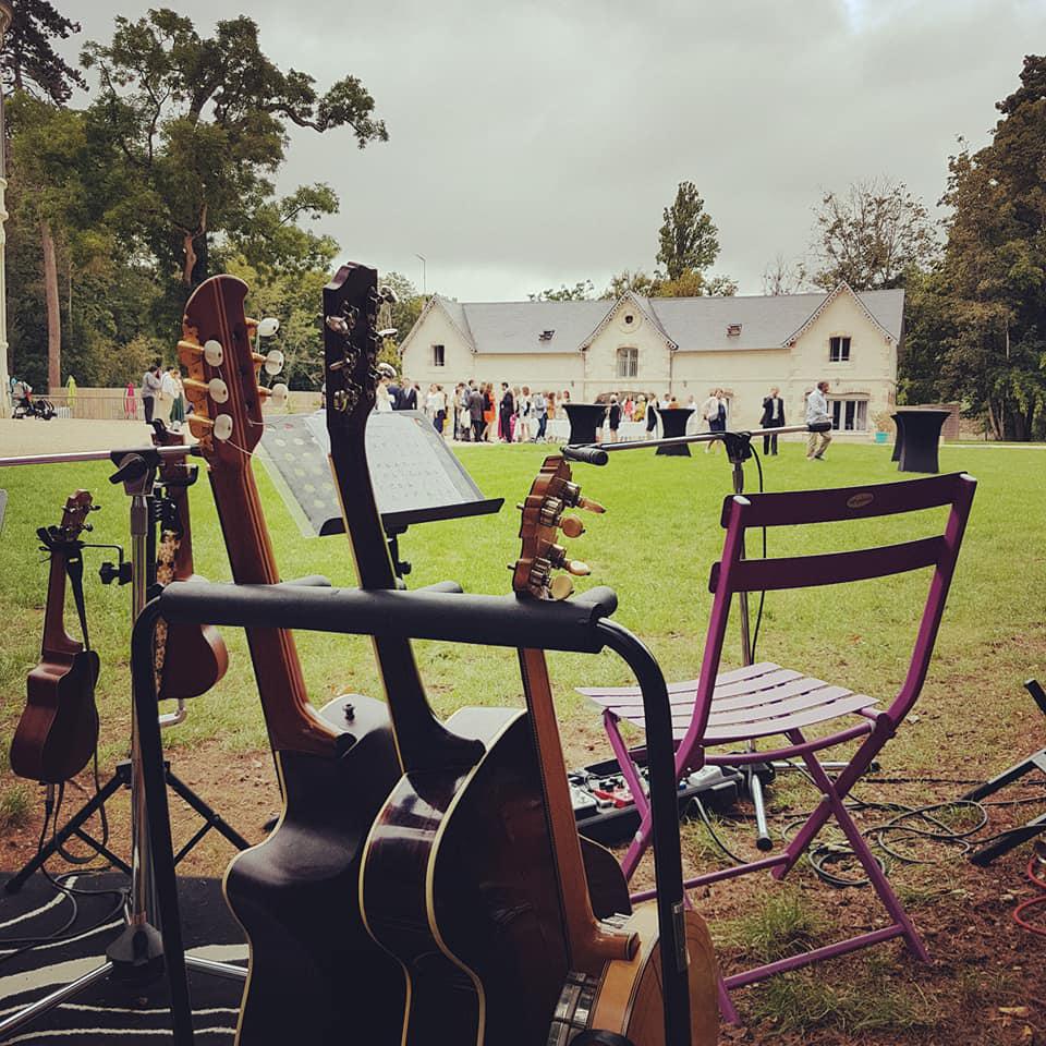 Samedi 17 août 2019, le groupe LOISELLE était en formule Trio au Château de Baillant à Vendeuvre-du-Poitou (86), pour l'animation d'un cocktail de mariage !