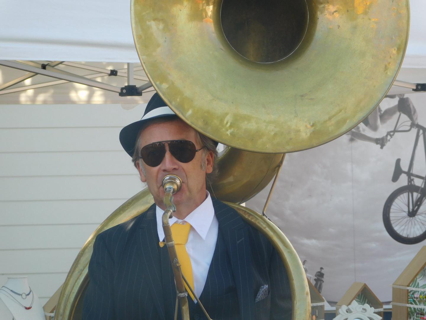 Lundi 19 août 2019, le groupe ONLY NEW JAZZ BAND était en formule Trio sur la marché de Fromentine (85), dans le cadre de la Soirée Gourmande entre Terre et Mer ! Merci à Morgane Guillaud pour les photos. Remerciements à Rachid Bara et toute son équipe pour leur sympathique accueil !