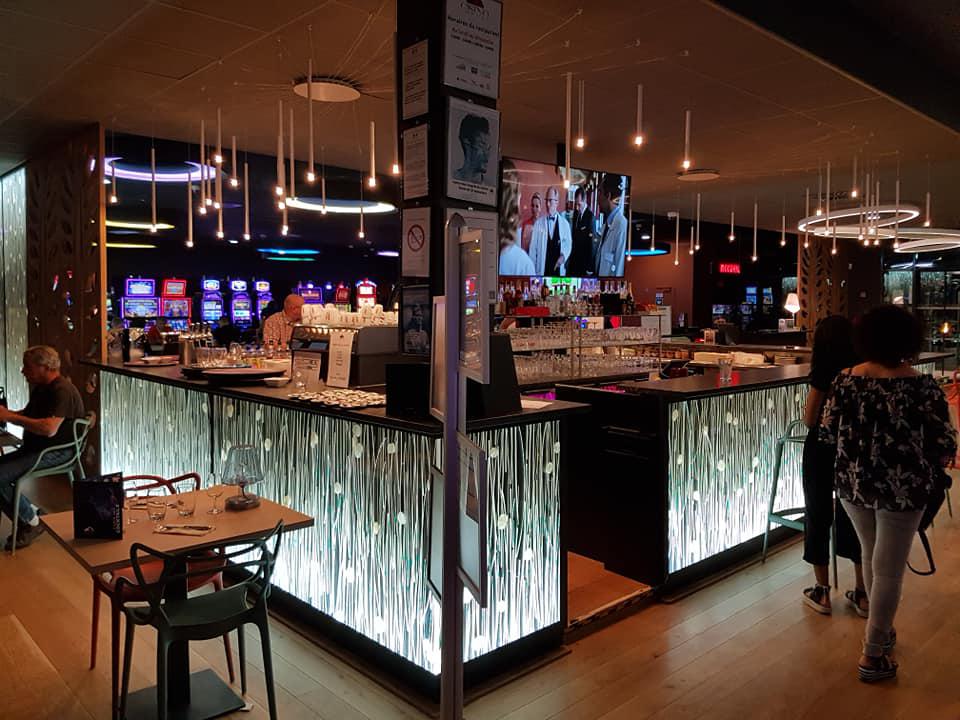 Vendredi 23 août 2019, le groupe SWINGIN' THE POP était en formule Duo au Casino de Jonzac (17) !