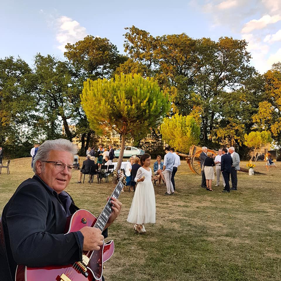 Samedi 07 septembre 2019, le groupe DJAZ WEST DUO était au Domaine de Persine à Lusignan (86), pour l'animation du cocktail de mariage d'Anouck et Valentin !