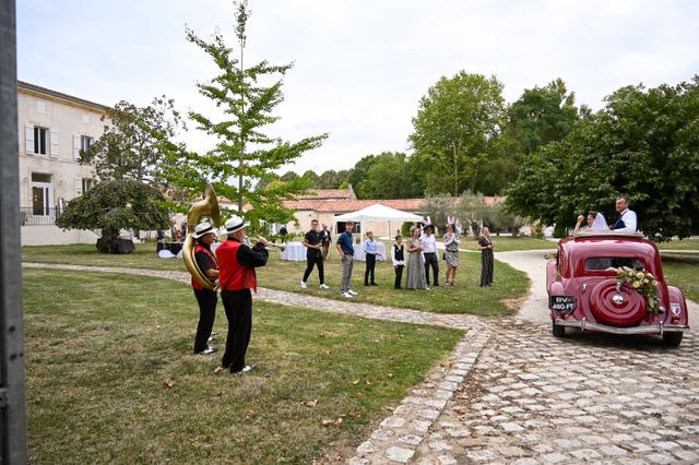 Samedi 21 septembre 2019, le groupe ONLY NEW JAZZ BAND était en formule Trio (Trompette, Banjo et Soubassophone) au Domaine de la Fragnée à Saint-Hippolyte (17), pour l'animation du mariage d'Ingrid et Jean-Luc ! (Crédit photos - www.oceandimages.fr)
