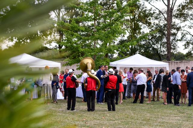 Samedi 21 septembre 2019, le groupe ONLY NEW JAZZ BAND était en formule Trio (Trompette, Banjo et Soubassophone) au Domaine de la Fragnée à Saint-Hippolyte (17), pour l'animation du mariage d'Ingrid et Jean-Luc ! (Crédit photos - www.oceandimages.fr)
