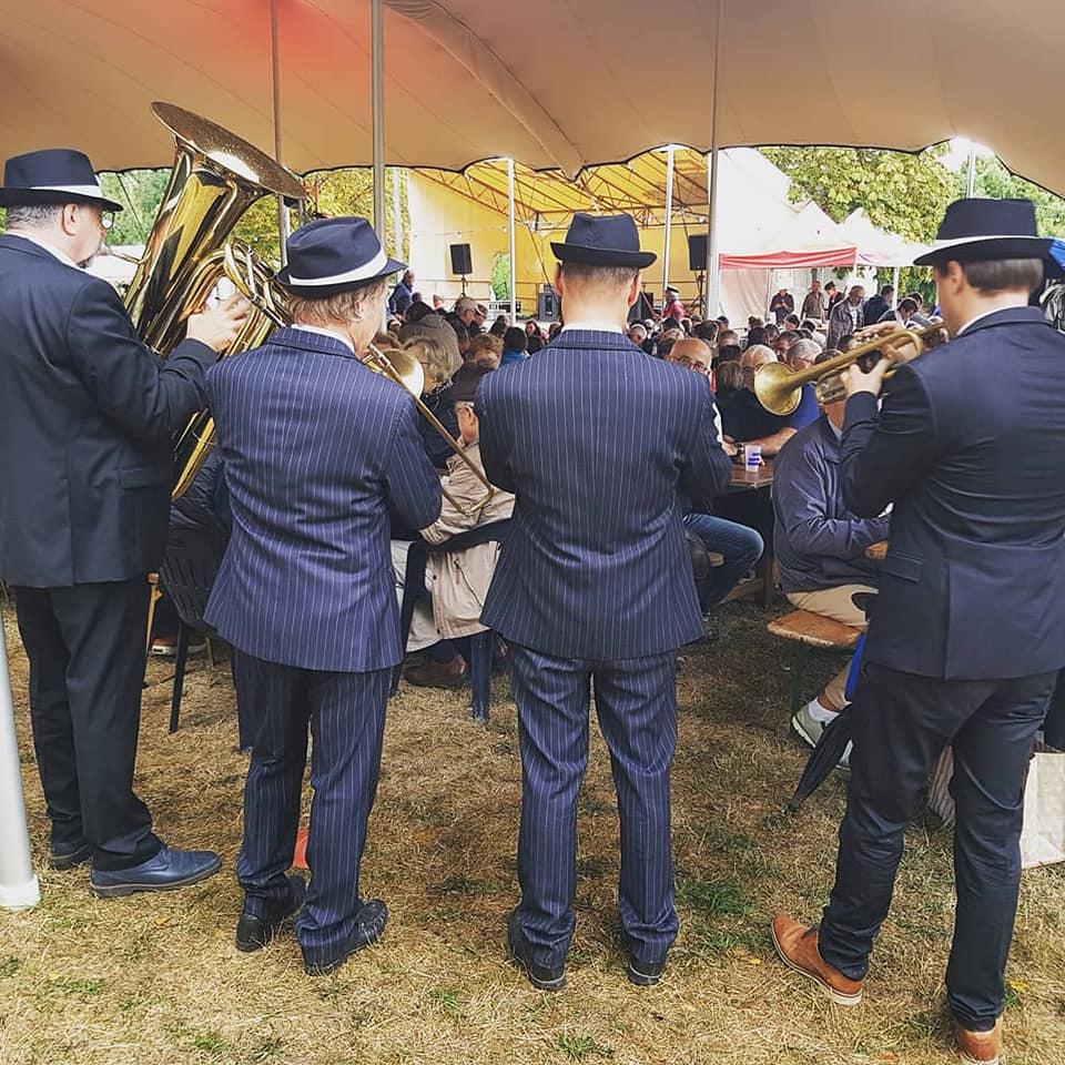 Dimanche 22 septembre 2019, le groupe ONLY NEW JAZZ BAND était en formule Quintet à Montmorillon (86) dans le cadre du festival Festi' Gartempe. Merci à Guy Gévaudan et son équipe !