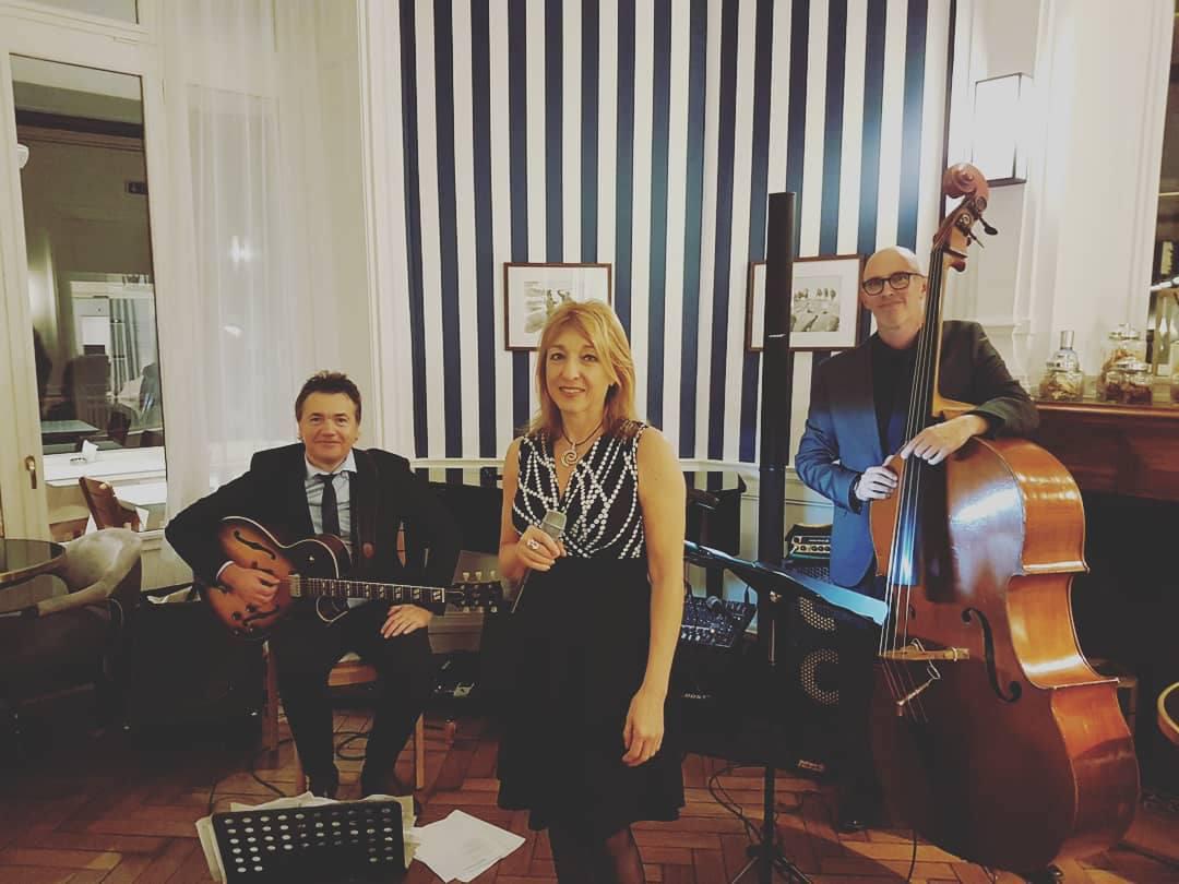 Jeudi 17 octobre 2019, le groupe LADY SWING TRIO était au 333 Café à l'hôtel Barrière de Dinard (35) !