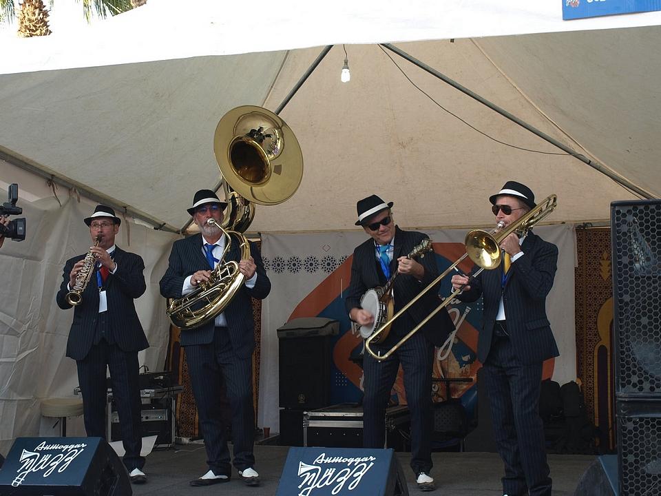 Anmoggar N' Jazz / Jour 3 : ONLY NEW JAZZ BAND en déambulation de 16h à 19h sur 3 sites d'Agadir (Hôtel Kenzi Europa, Jardin Ibn Zaidoun et le Village du Festival) ! Le festival commence officiellement ce soir avec Aymane Kochaina et Sarab Sextet.