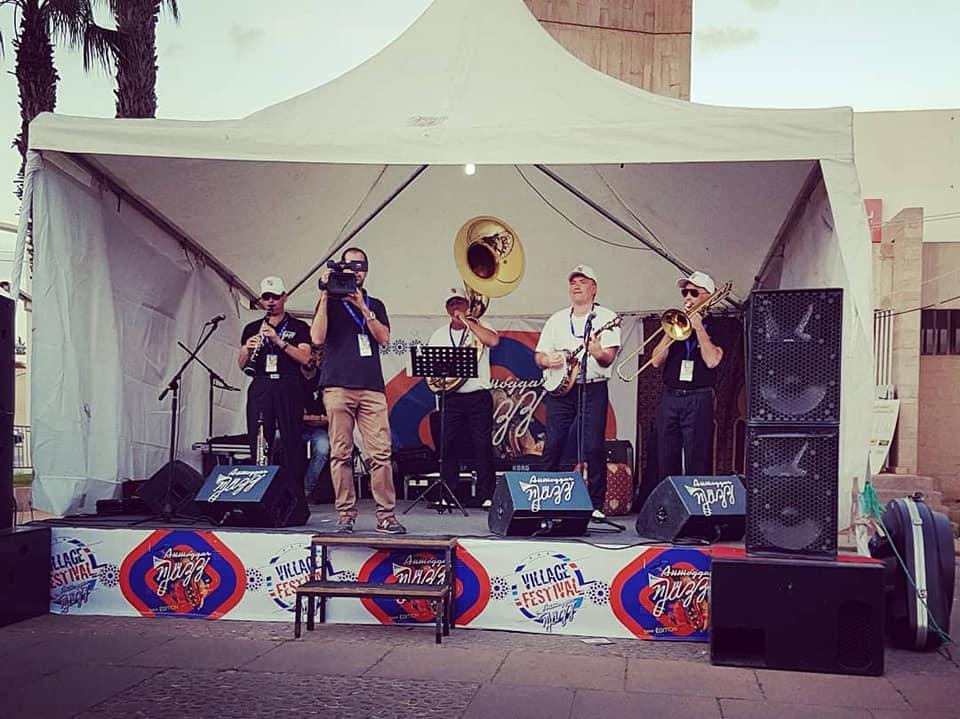 Anmoggar N' Jazz / Jour 5 : ONLY NEW JAZZ BAND en concert de 18h à 19h sur la scène du Village du Festival, avec en invité Youness Lachguar ! Ce soir, Jorge Pardo Quartet (20h00) et Hailey Tuck Quintet (21h45) à la salle Brahim Radi.