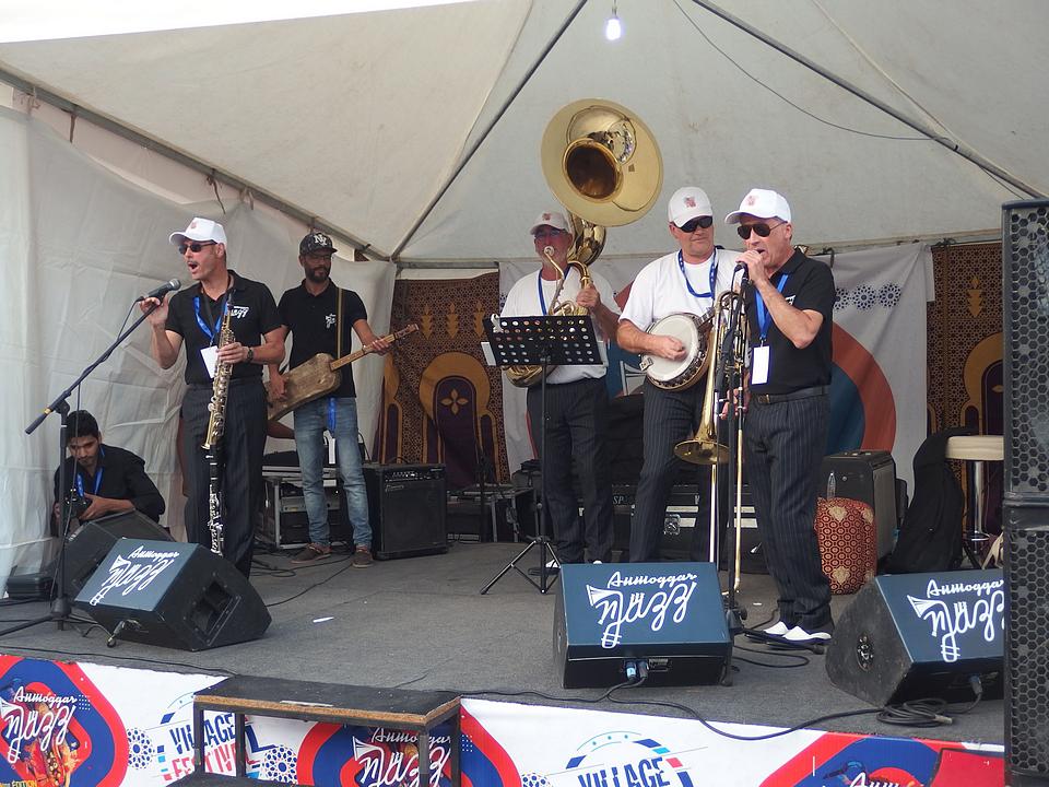 Anmoggar N' Jazz / Jour 5 : ONLY NEW JAZZ BAND en concert de 18h à 19h sur la scène du Village du Festival, avec en invité Youness Lachguar ! Ce soir, Jorge Pardo Quartet (20h00) et Hailey Tuck Quintet (21h45) à la salle Brahim Radi.