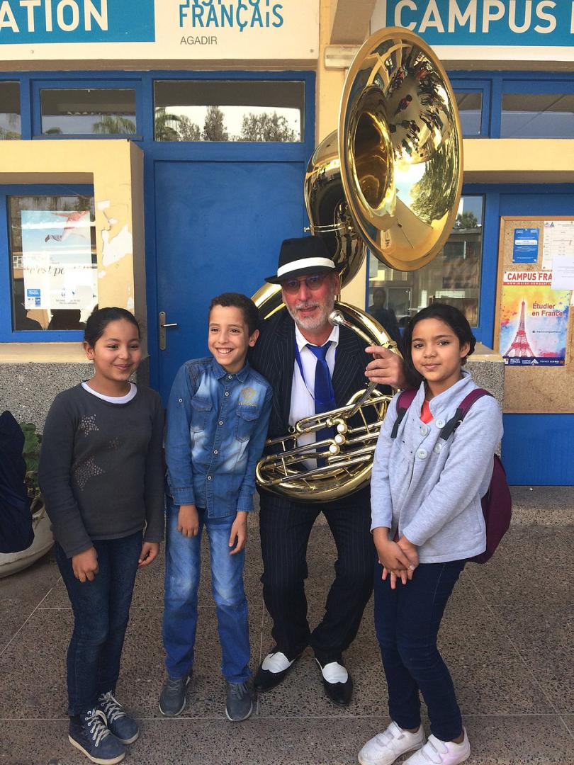 Anmoggar N' Jazz / Jour 6 : ONLY NEW JAZZ BAND en prestation de 11h à 12h pour les écoliers de l'institut français d'Agadir, puis de 18h à 19h sur la scène du Village du Festival, avec en invités Youness Lachguar et Hicham El Issaoui. Et un dernier set de 21h à 21h30 à l'hôtel Kenzi Europa ! Ce soir, Arnaud Dolmen Quartet (19h00), Joel Hierrezuelo Quintet (20h45) et Orlando Maraca Quintet (22h30) à la salle Brahim Radi.