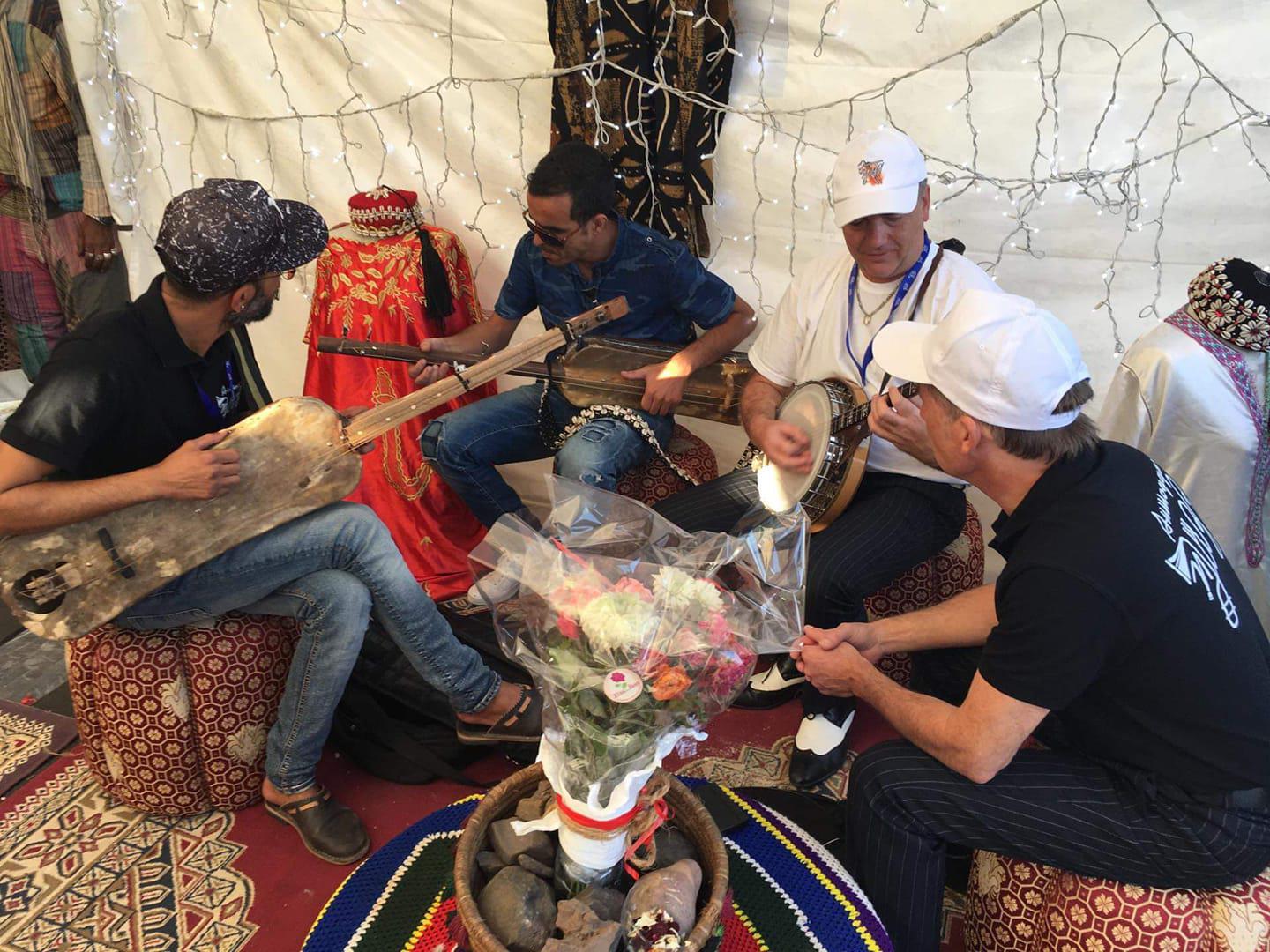 Anmoggar N' Jazz / Jour 6 : ONLY NEW JAZZ BAND en prestation de 11h à 12h pour les écoliers de l'institut français d'Agadir, puis de 18h à 19h sur la scène du Village du Festival, avec en invités Youness Lachguar et Hicham El Issaoui. Et un dernier set de 21h à 21h30 à l'hôtel Kenzi Europa ! Ce soir, Arnaud Dolmen Quartet (19h00), Joel Hierrezuelo Quintet (20h45) et Orlando Maraca Quintet (22h30) à la salle Brahim Radi.