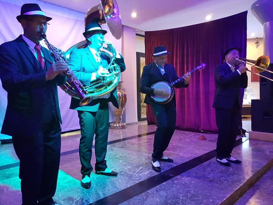 Anmoggar N' Jazz / Jour 6 : ONLY NEW JAZZ BAND en prestation de 11h à 12h pour les écoliers de l'institut français d'Agadir, puis de 18h à 19h sur la scène du Village du Festival, avec en invités Youness Lachguar et Hicham El Issaoui. Et un dernier set de 21h à 21h30 à l'hôtel Kenzi Europa ! Ce soir, Arnaud Dolmen Quartet (19h00), Joel Hierrezuelo Quintet (20h45) et Orlando Maraca Quintet (22h30) à la salle Brahim Radi.