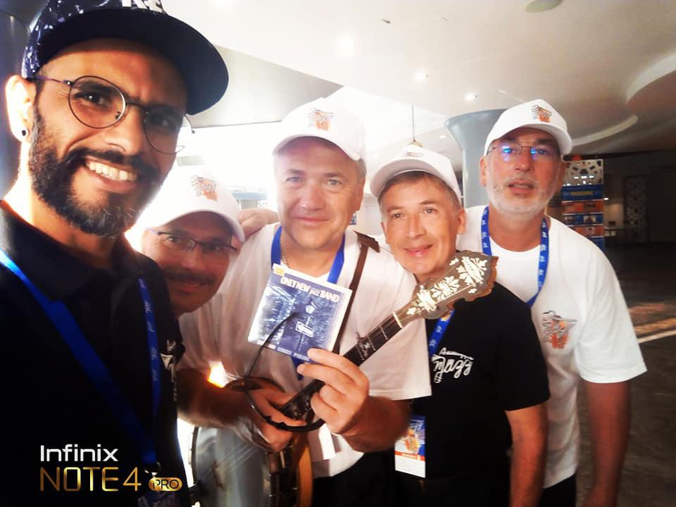 Anmoggar N' Jazz / Jour 7 : Dernière journée et 2 derniers passages pour ONLY NEW JAZZ BAND (à 17h à l'hôtel Kenzi Europa et à 18h30 au Village du Festival) ! Ce soir, Eric Legnini Trio (19h30) et &#34;Odyssée 808&#34; (21h30) à la salle Brahim Radi. Merci à Frank Patillot d'avoir permis aux 4 musiciens d'ONLY NEW JAZZ BAND de passer cette merveilleuse semaine à Agadir ! Et un énorme merci à Youness de les avoir accompagnés avec tant de gentillesse et de disponibilité toute cette semaine !!!