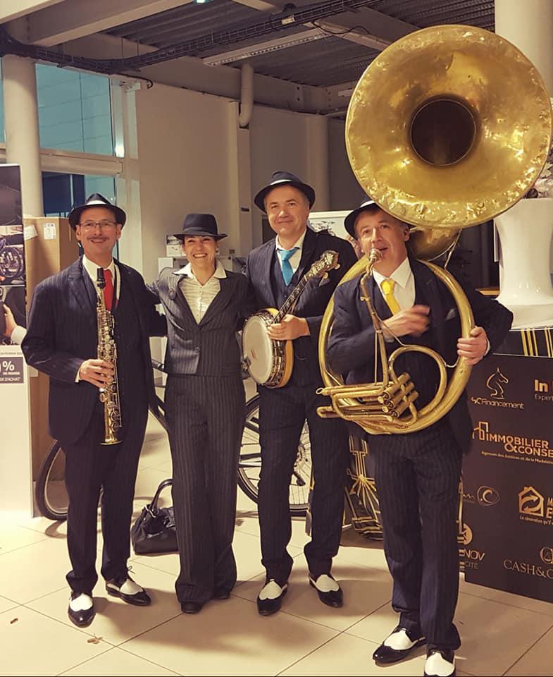 Jeudi 28 novembre 2019, le groupe ONLY NEW JAZZ BAND était en formule Trio chez BMW DYNAMISM Automobiles à Beaucouzé (49), pour l'afterwork Prohibition organisé par l'association AFTER8 !