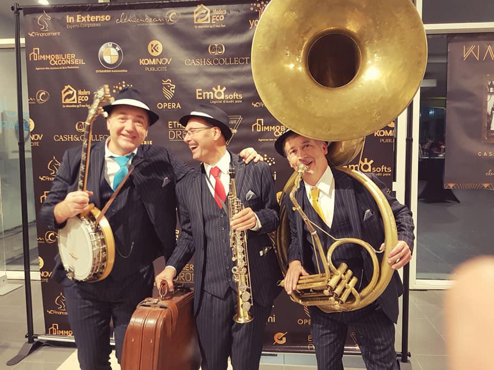 Jeudi 28 novembre 2019, le groupe ONLY NEW JAZZ BAND était en formule Trio chez BMW DYNAMISM Automobiles à Beaucouzé (49), pour l'afterwork Prohibition organisé par l'association AFTER8 !