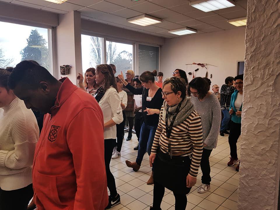 Vendredi 29 novembre 2019 (de 14h à 16h), le groupe SAMOVAR SWING DUO était au Foyer Catherine de Thouars à Pouzauges (85) !