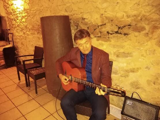 Samedi 30 novembre 2019, le groupe SAMOVAR SWING TRIO était au Domaine de Valmont à Barsac (33), pour l'animation d'un cocktail de mariage !