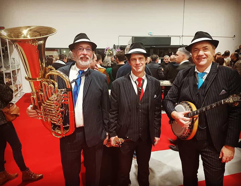 Jeudi 12 décembre 2019, le groupe ONLY NEW JAZZ BAND était en formule Trio pour l'inauguration des nouveaux locaux de l'Ets Solmur à St Herblain (44) ! Remerciements à Optimum Communication.