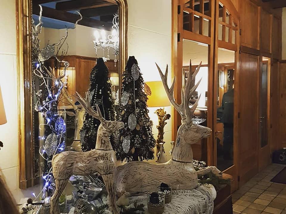 L'année 2019 s'est terminée au Domaine de la Bretesche à Missillac (44) pour l'animation du réveillon de la Saint-Sylvestre, avec LADY SWING TRIO (1 set Bossa et 2 sets Jazz), SAMOVAR SWING TRIO (1 set Swing Manouche) et ONLY NEW JAZZ BAND (2 sets Jazz New Orleans) ... 3 groupes du catalogue Jazz &#38; Swing Events !