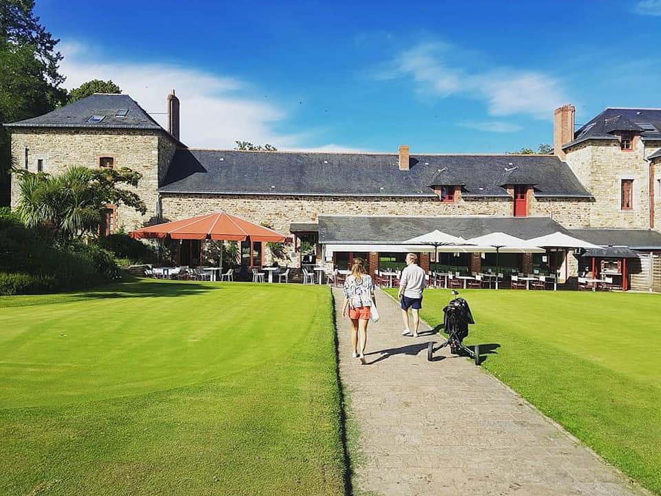 Mardi 07 juillet 2020, le groupe ANOUMAN SWING DUO était en formule Accordéon et Guitare au Club House du domaine de la Bretesche à Missillac (44) ... pour la première soirée de la saison au Domaine !