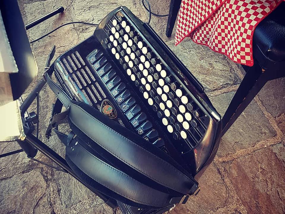 Mardi 07 juillet 2020, le groupe ANOUMAN SWING DUO était en formule Accordéon et Guitare au Club House du domaine de la Bretesche à Missillac (44) ... pour la première soirée de la saison au Domaine !