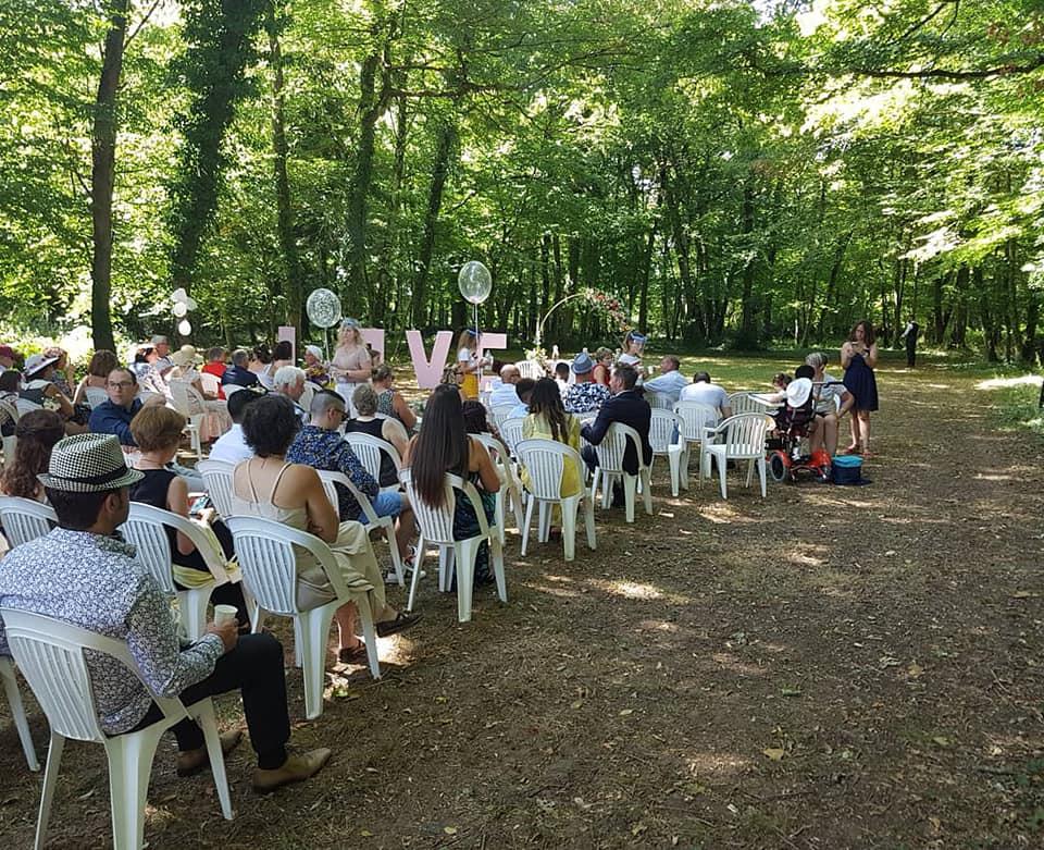 Samedi 18 juillet 2020, le groupe LOISELLE était au Château de Périgny (86), pour le mariage de Ludovic et Dolores !