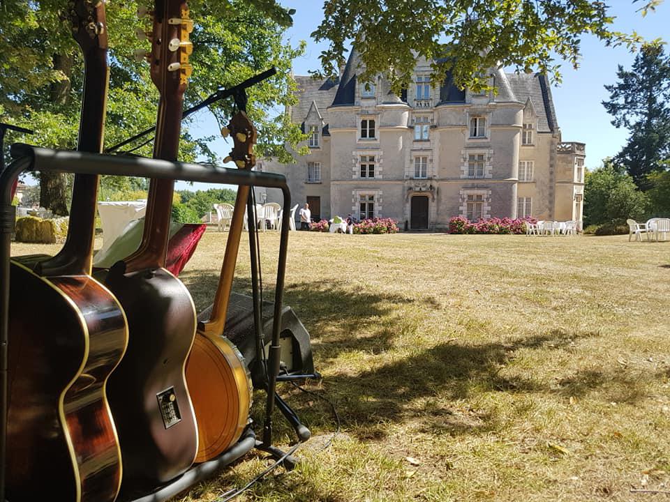 Samedi 18 juillet 2020, le groupe LOISELLE était au Château de Périgny (86), pour le mariage de Ludovic et Dolores !
