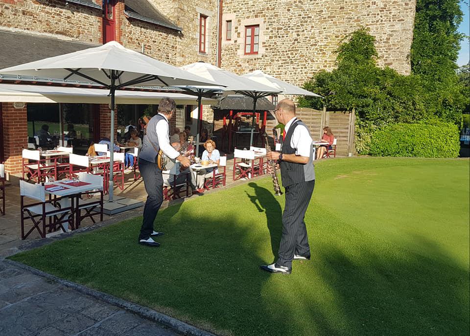 Jeudi 23 juillet 2020, le groupe ONLY NEW JAZZ BAND était en formule Duo au Club House du domaine de la Bretesche à Missillac (44) !