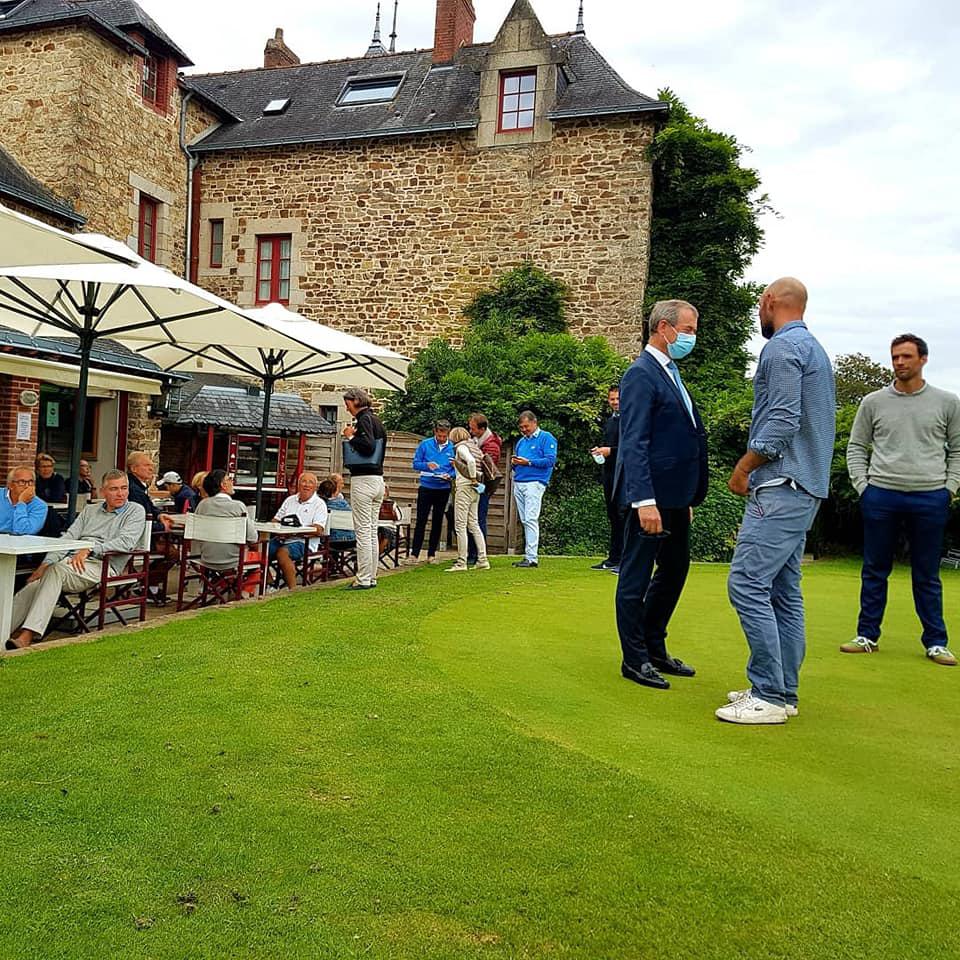 Dimanche 30 août 2020, les groupes SAMOVAR SWING DUO et ONLY NEW JAZZ BAND étalent au domaine de la Bretesche à Missillac (44), pour la soirée de départ en retraite de Thierry Mathon, professeur de Golf au Domaine depuis 1979 !