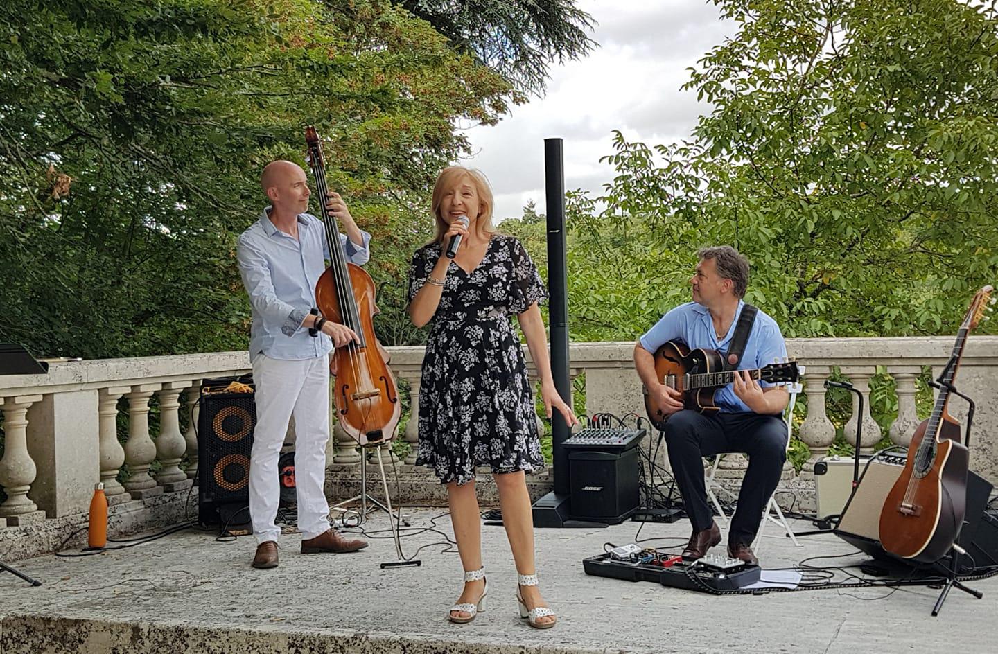 Samedi 1er août 2020, le groupe LADY SWING TRIO était à Ligugé (86) pour l'animation d'un mariage Franco-Libanais !