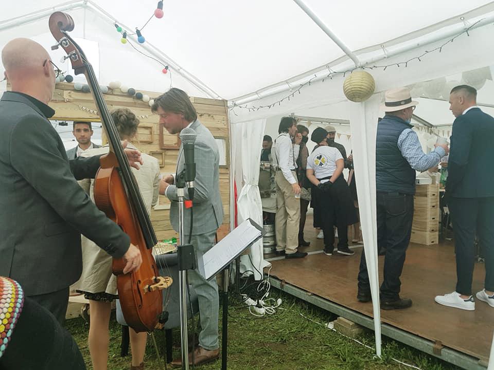 Samedi 17 octobre 2020, le groupe LADY SWING TRIO était à Saint-Jean-de-monts (85), pour le mariage d'Emilie et Julien !