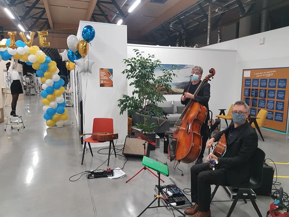 Lundi 19 octobre 2020, le groupe SAMOVAR SWING TRIO était aux ateliers VUITTON de Beaulieu-sur-Layon (49) !