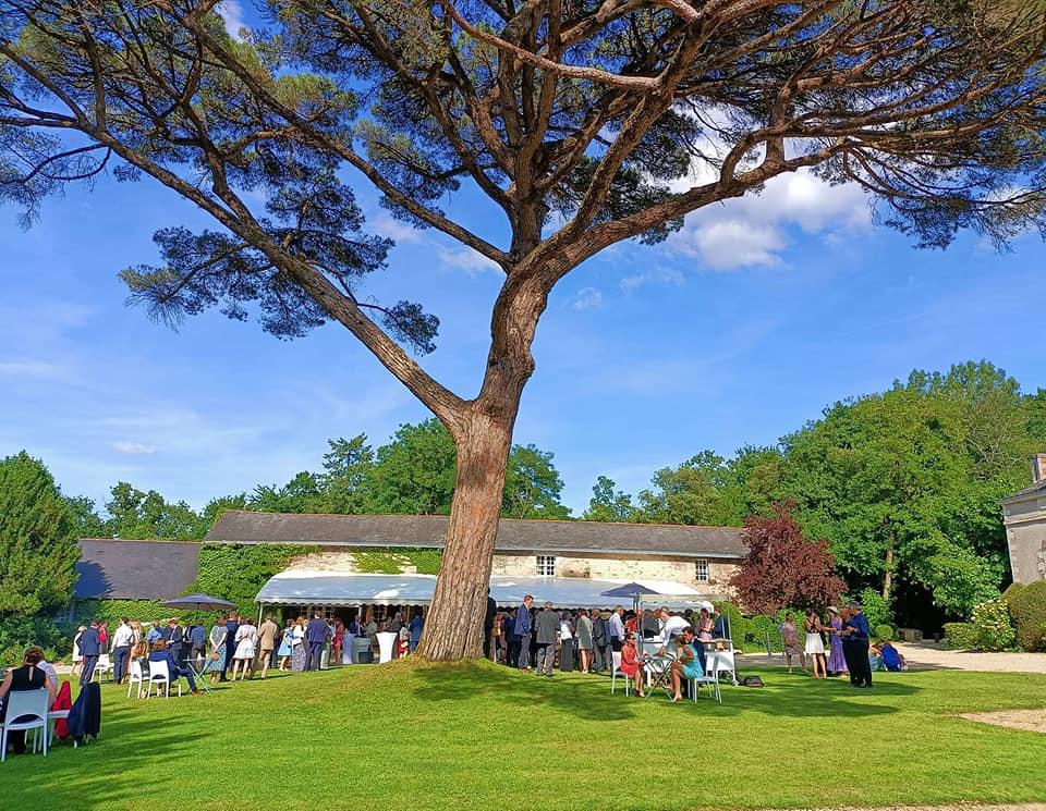 Samedi 12 juin 2021, le groupe SAMOVAR SWING TRIO était au Château de la Pigossière à Pont-Saint-Martin (44), pour l'animation d'un cocktail de mariage !