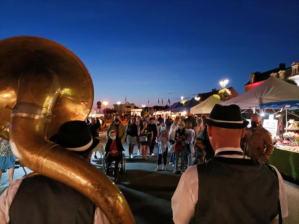Mercredi 25 août 2021, le groupe ONLY NEW JAZZ BAND était en formule Trio, en déambulation sur le marché nocturne de La Turballe (44), de 18h45 à 22h  !