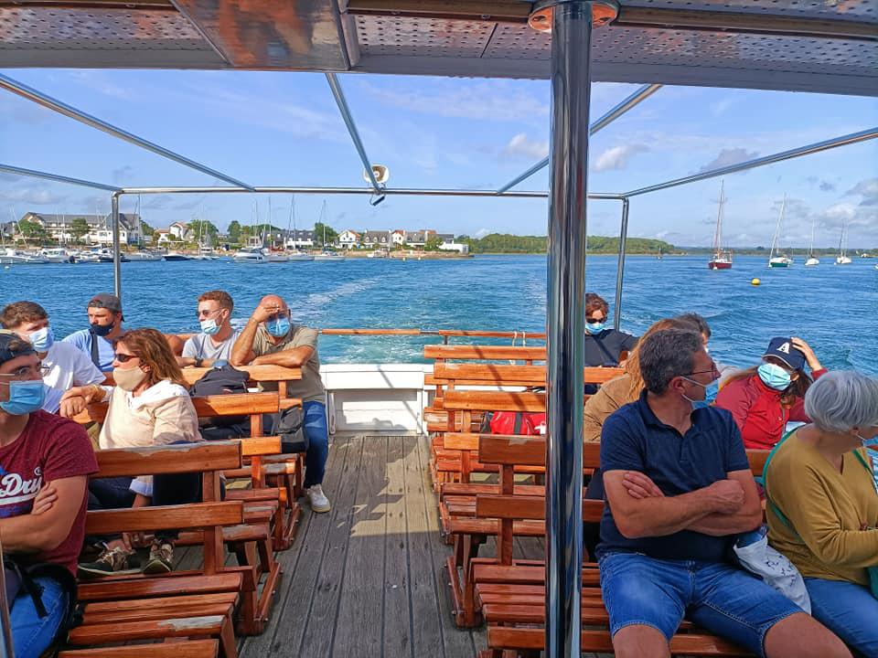 Samedi 21 août 2021, le groupe SAMOVAR SWING était en formule Duo sur l'île d'Arz (surnommée &#34;l'île aux Capitaines&#34;) au coeur du magnifique golfe du Morbihan (56) ! Un grand merci à Mme et Mr Lacaze pour leur bel accueil !