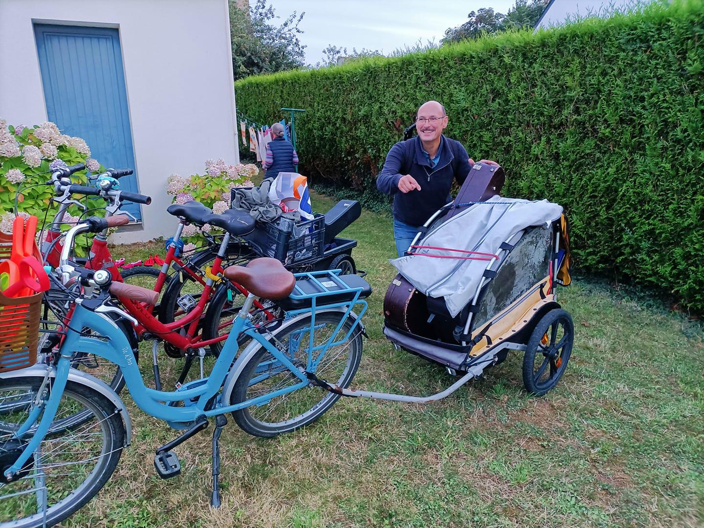Samedi 21 août 2021, le groupe SAMOVAR SWING était en formule Duo sur l'île d'Arz (surnommée &#34;l'île aux Capitaines&#34;) au coeur du magnifique golfe du Morbihan (56) ! Un grand merci à Mme et Mr Lacaze pour leur bel accueil !