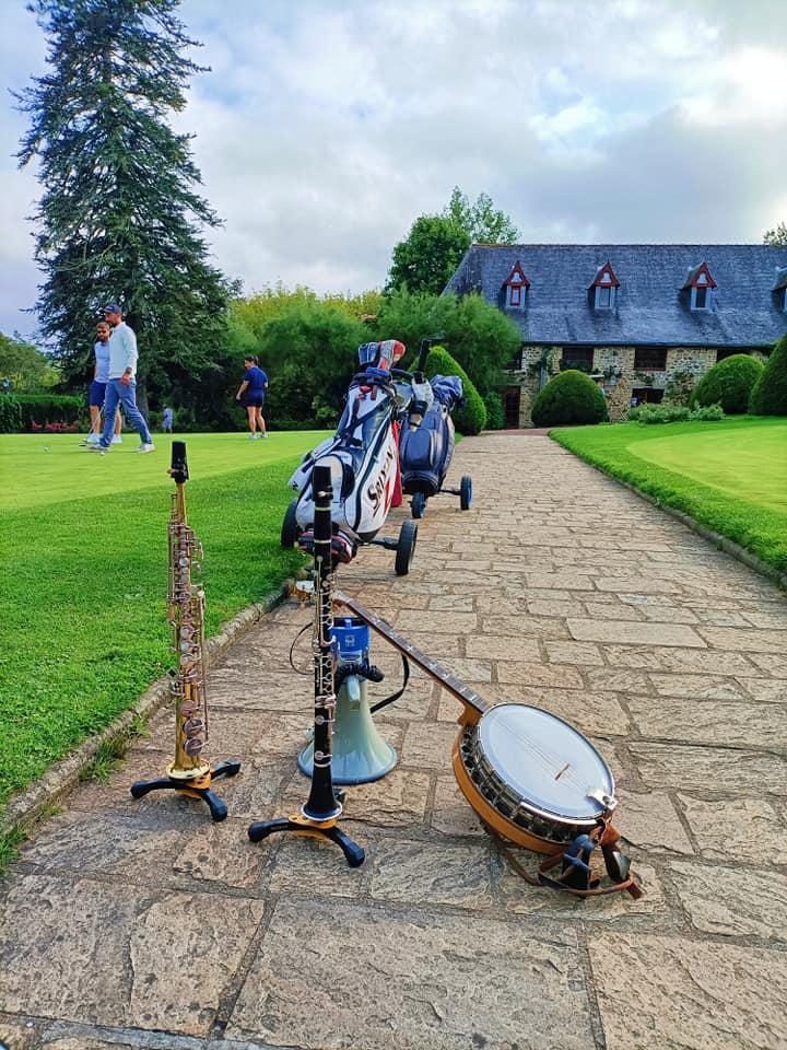 Jeudi 19 août 2021, le groupe ONLY NEW JAZZ BAND était en formule Duo au domaine de la Bretesche à Missillac (44). Soirée barbecue pour la dernière de la saison au Club House !