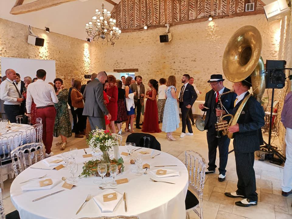 Samedi 18 septembre 2021, le groupe ONLY NEW JAZZ BAND était au domaine de la Galinière à Nouzilly (37), pour l'animation du mariage de Juliette et Jérémy !