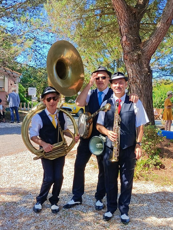 Samedi 04 septembre 2021, le grpupe ONLY NEW JAZZ BAND était en formule Trio au Château d'Olonne ☀️, pour l'animation du mariage de Laëtitia et Paul !
